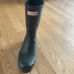 Hunter boots mid women size 8